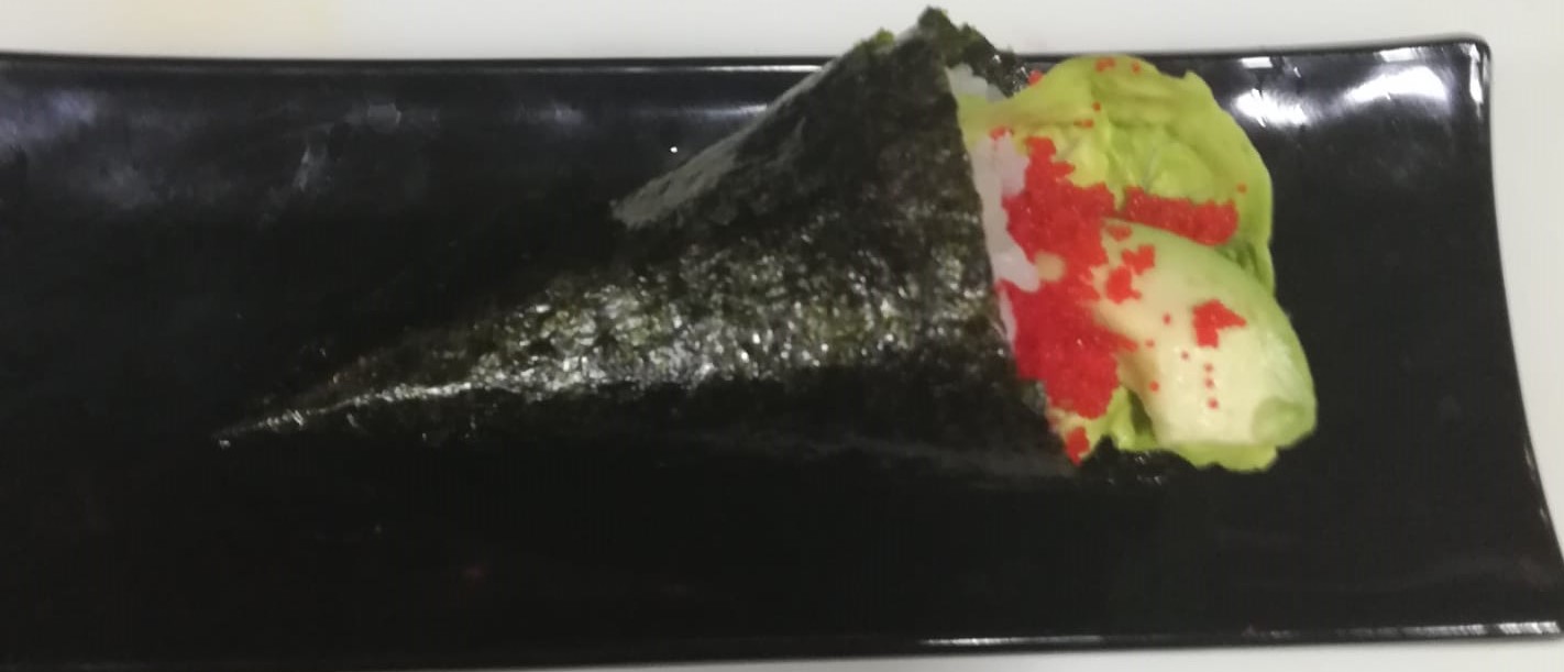 115.Temaki con tobiko